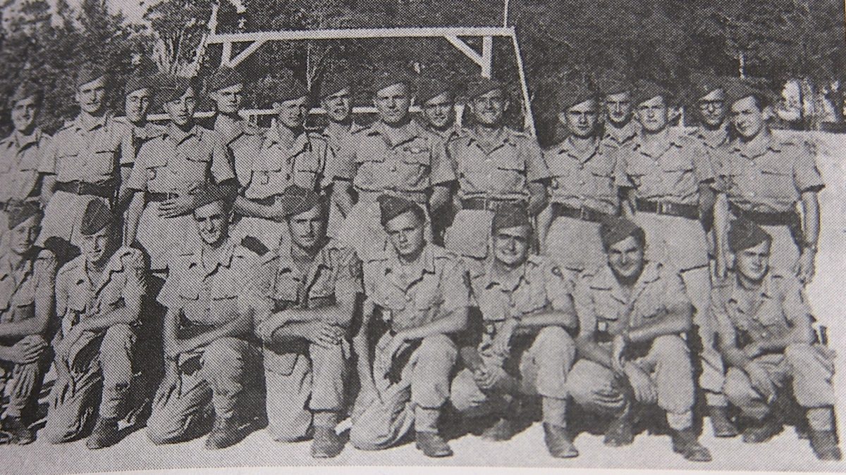 1955 — الضابط المرشّح هنري مايو (الثالث في الأسفل على اليسار)