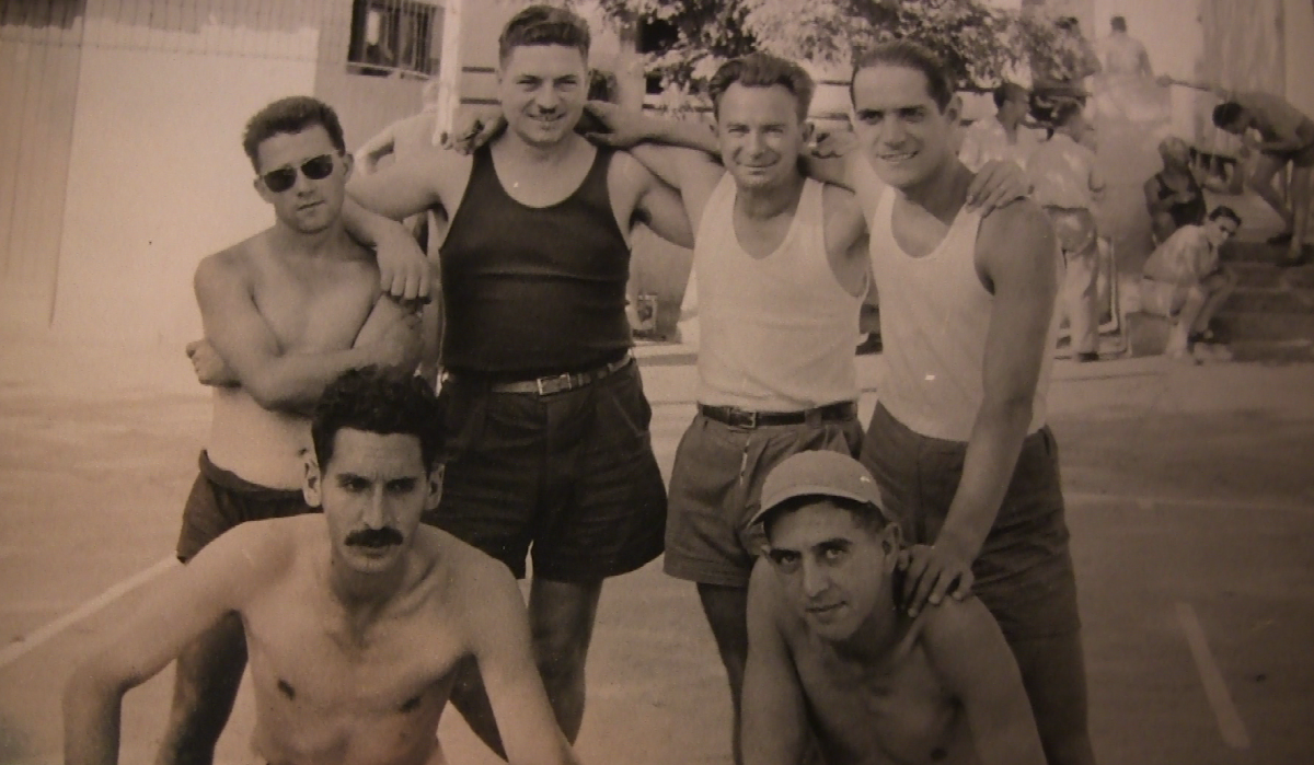 1959 — معتقل لودي. في الأعلى على اليمين، هنري زانيتاكسي، دوفالي و لوكيمان. في الأسفل على اليسار، سعيد.