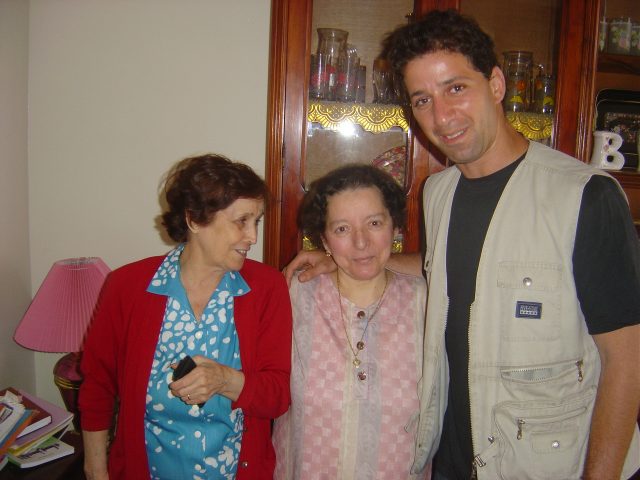 Chez les Acampora, avec la voisine.
