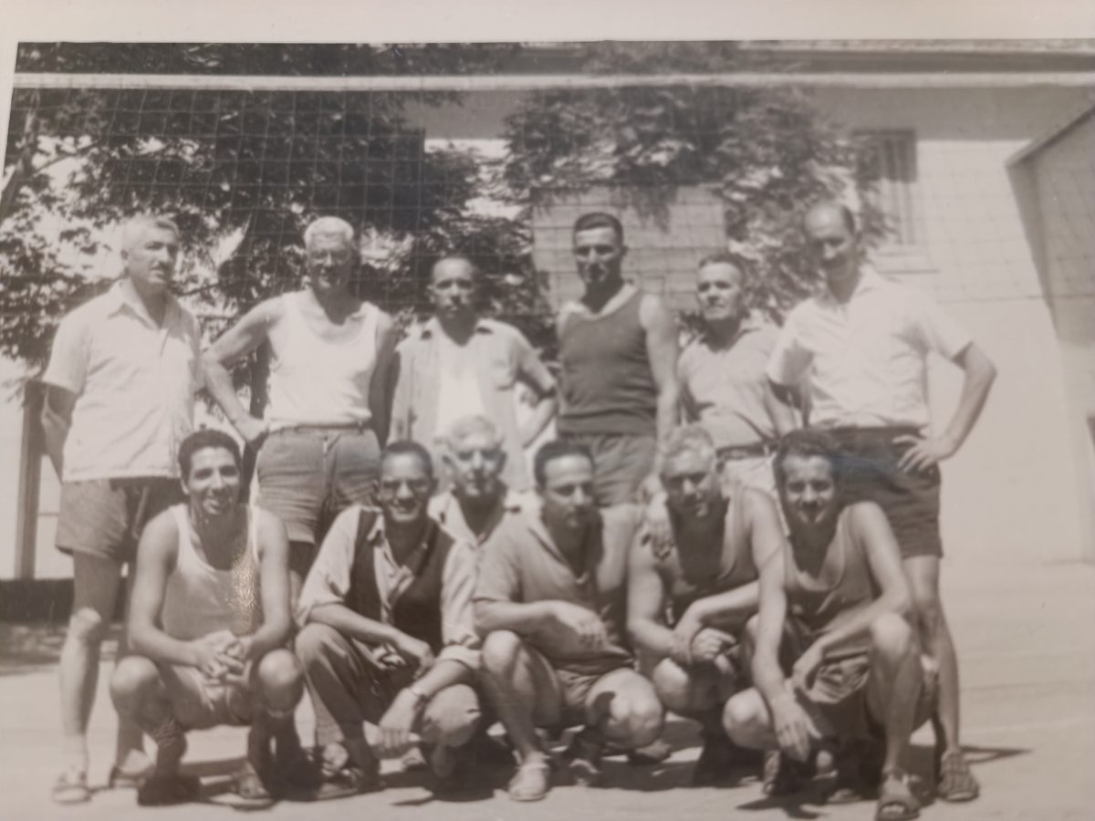 1959 — معتقل لودي. في الأعلى على اليمين، خيتمان و دولاي. جالسين في الوسط، بالاسيو و كرابة.