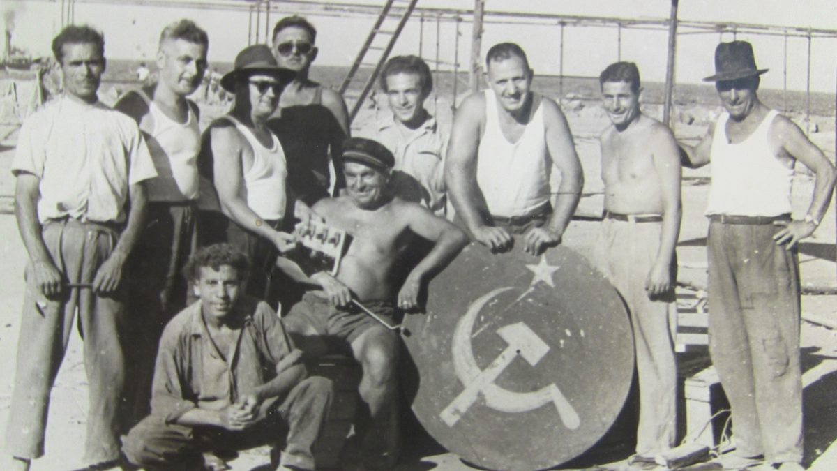 1950 — ورشة حفلة جريدة "الحرية". على اليسار، دالي باي، باستور، باغلييطو، غاليناري، مارتان و كليمان. دوميناك جالس.