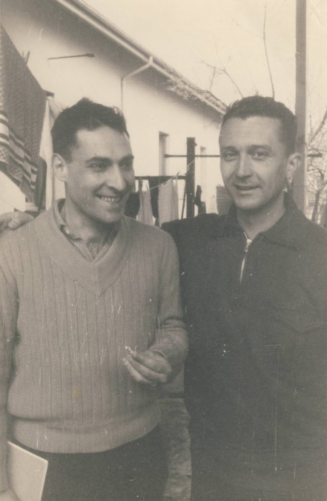 1957 — معتقل لودي. من اليمين، روبار مانارانش و جورج حجّاج.
