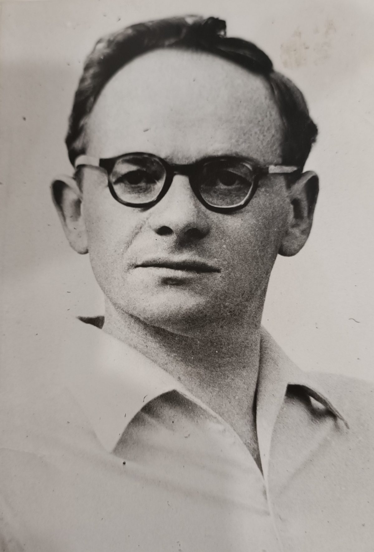 1948 — هنري علّاق