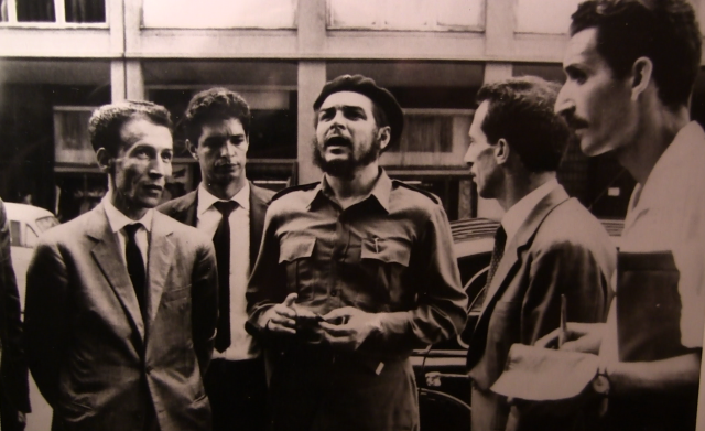 Le Che en visite à Alger. Saïd à droite.