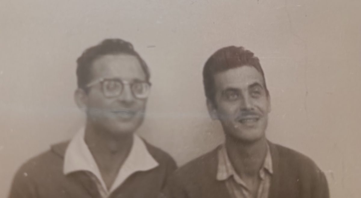 1958 — بيار كوتس في معتقل لودي (على اليمين)
