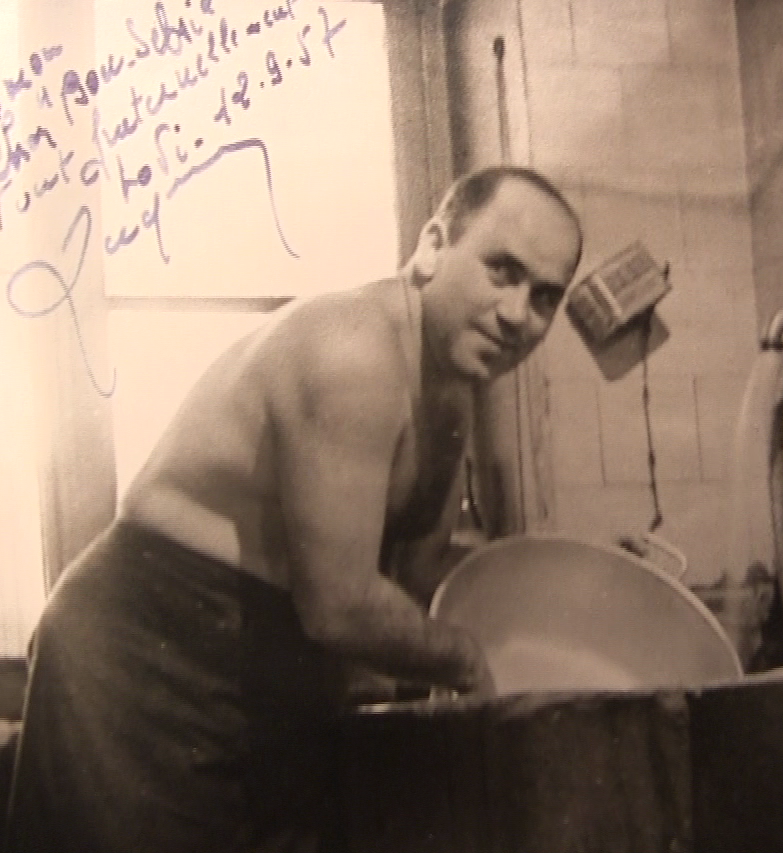 1958 — روني زاكان في معتقل لودي
