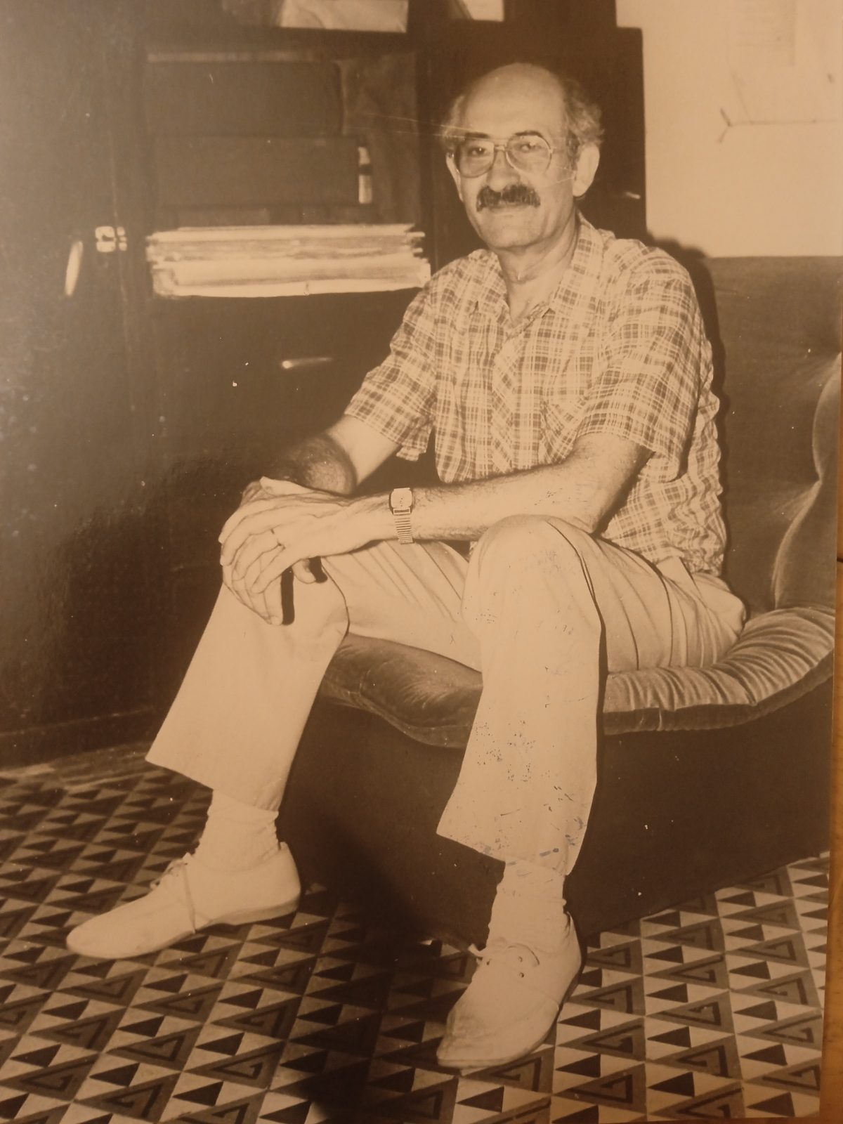 1984 — صادق حجرس في السرية