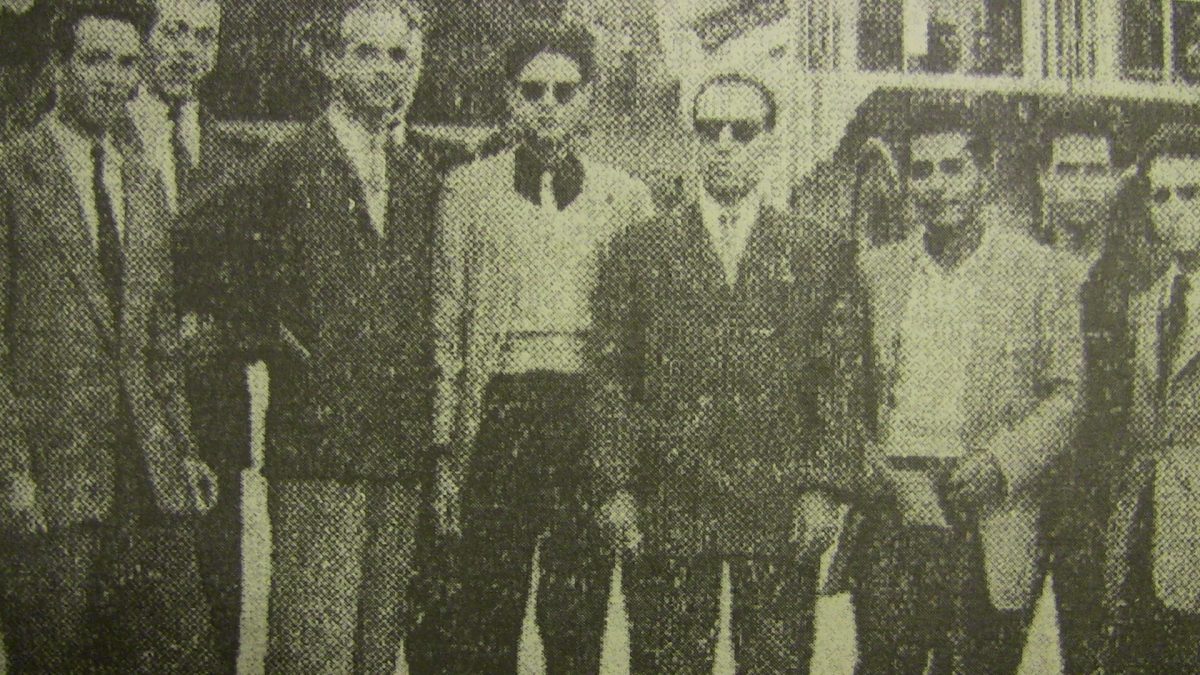 1953 — طيّب بوهراوة الثالث على اليمين (وفد نقابي)