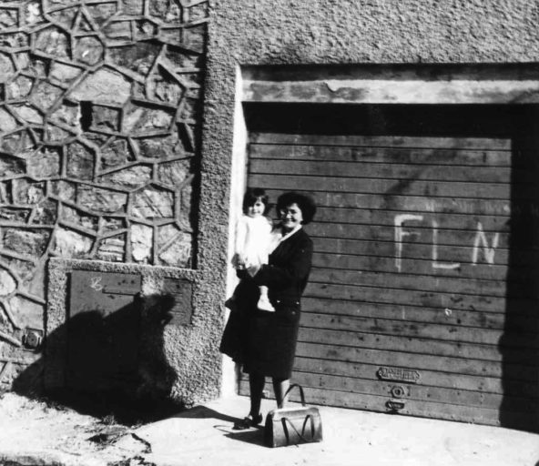1962 — جيلبارت طالب و حفيدتها