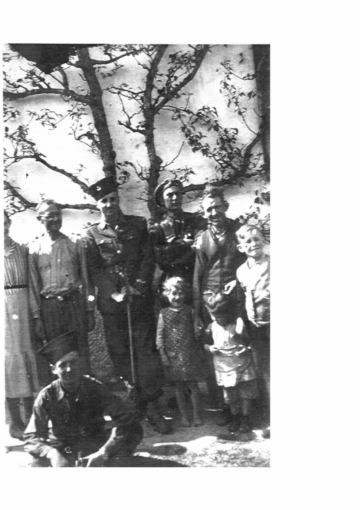 1942 — بيار كودر مقاوم، الثاني على اليمين