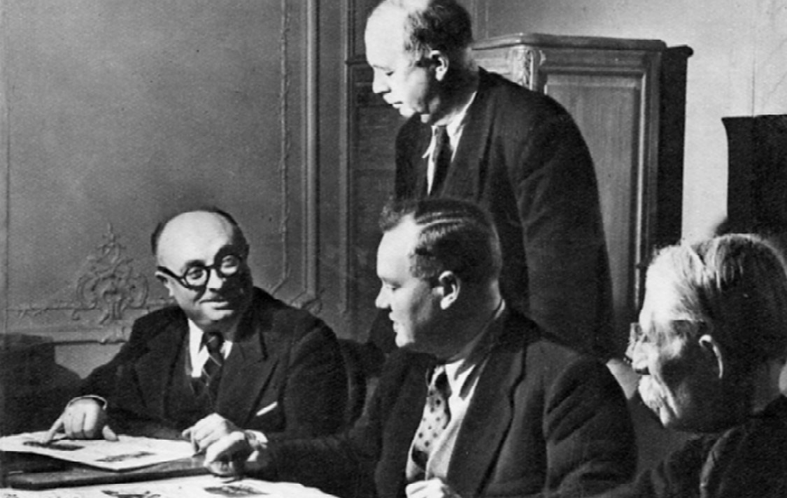 1948 — من اليمين، كاشين، توريز و ديكلو. مارتي واقف.